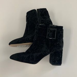 NWT woman’s boots